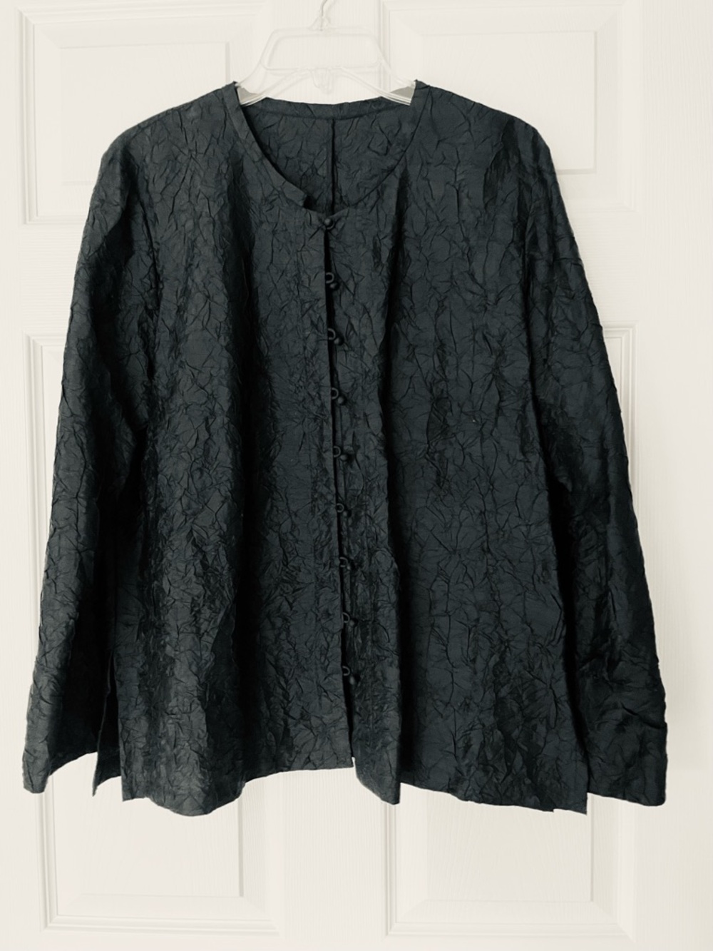 EUC 🖤 Eileen Fisher Crinkled Silk Jacket – Loop Closure – Textured Silk